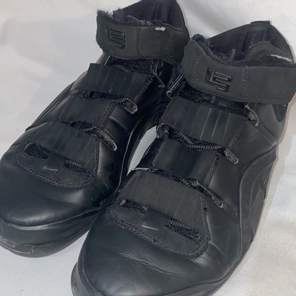 Nike LeBron 4 IV Sneakers - Picture 5 of 12